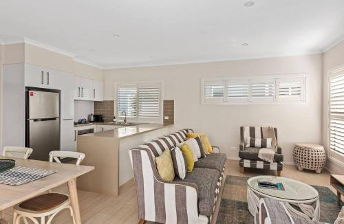 Huskisson Villa | Sunny Townhouse