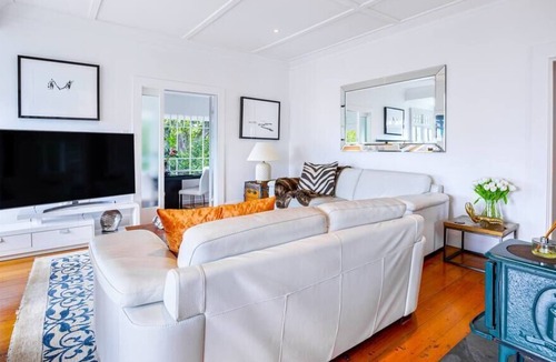 Newton House | Sunny two-bedroom villa