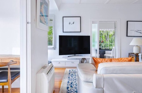 Newton House | Sunny two-bedroom villa