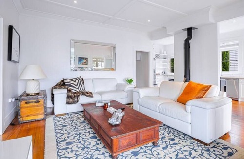 Newton House | Sunny two-bedroom villa