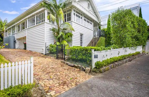 Freemans Bay Villa | Sunny Two-Bedroom Villa