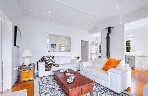 Freemans Bay Villa | Sunny Two-Bedroom Villa