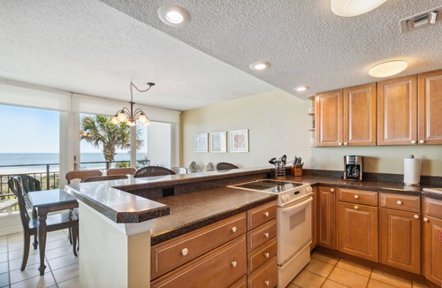 Fernandina Beach Condo | Sunny, Updated 4 Bed/3 Bath Oceanfront Resort Villa!