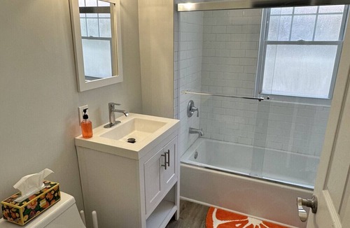Cleveland Apartment | Sunny & Vibrant Two BDR