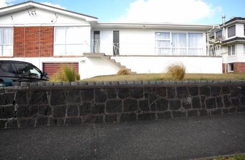 Mission Bay House | Sunny Villa Guest House