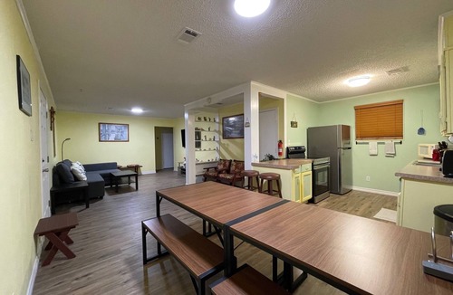 Surfside Beach House | Sunny Vista -2 Bd - Seconds From the Beach!