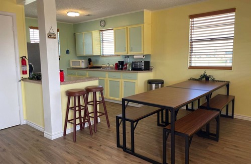 Surfside Beach House | Sunny Vista -2 Bd - Seconds From the Beach!
