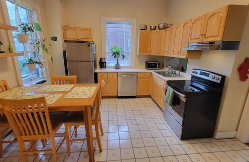 West End Apartment | Sunny West End 1 BR w/ High Ceilings & Parking