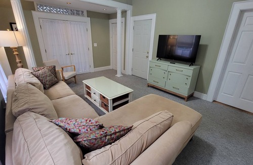 West End Apartment | Sunny West End 1 BR w/ High Ceilings & Parking