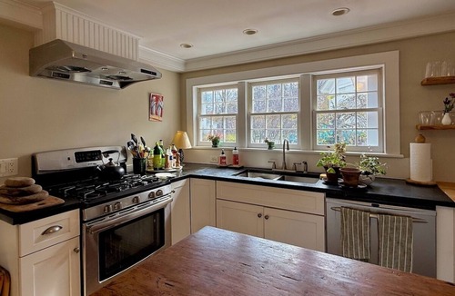 West Stockbridge House | Sunny West Stockbridge, Main floor Primary!
