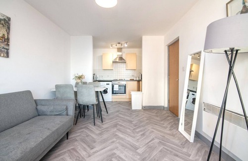 Theatreland Birmingham Apartment | Sunny Westside Two 2BR Flat with City View