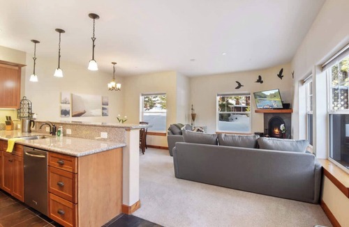 Tahoe Vista House | Sunny Woods Acres | Near Golf & Adventure Park