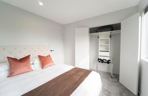 Sunnyhills House | Sunnyhills Viewside Town House