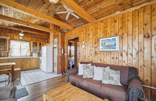 Greenbush Apartment | Sunnyside 2BR/1BA Relaxing Lakefront Retreat