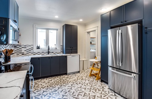 Perinton House | Sunnyside Cottage (3-Bedroom Home) - Pets Allowed by RedAwning