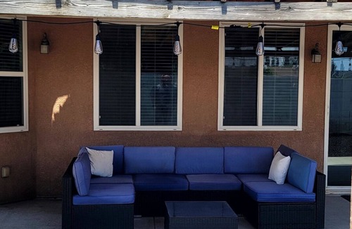 Roosevelt Apartment | Sunnyside Door Room 2