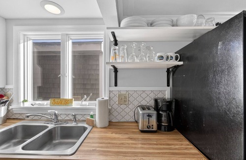 Matunuck House | Sunnyside Duplex