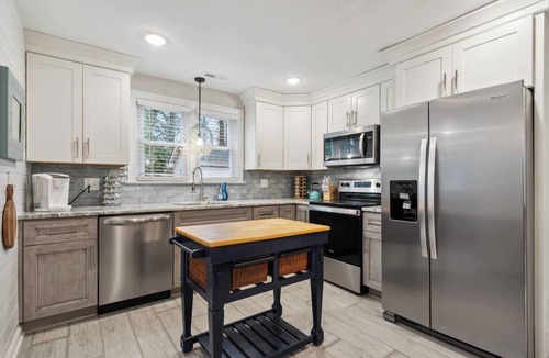 Buckroe Beach House | Sunnyside Inn Front House