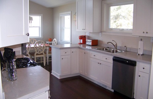 Middlesex Cottage | Sunnyside Shore - Lakefront Retreat, 2 bedroom, 1 bathroom, sleeps 4-6