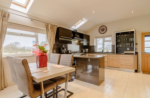 Blackburn Cottage | Sunnyside Shreyas