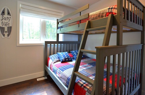Gravenhurst Cabin | Sunnyside Up Summary: