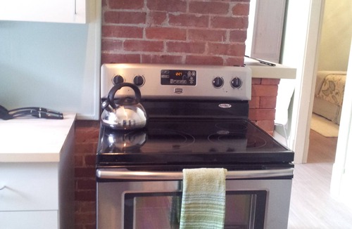 Sunnyside Cottage | Sunnyside Urban Cottage Oasis 2