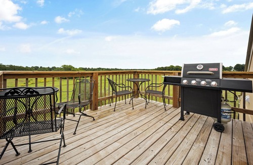 Liberty Apartment | Sunrise Acres - Barndo Loft Studio