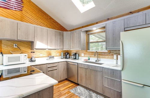 Sunrise Beach Cottage | Sunrise Beach Cottage w/Dock & Boat Launch!