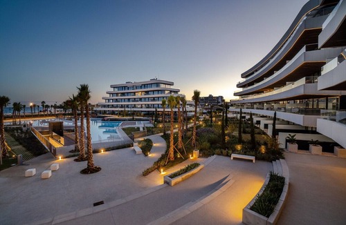 Torremolinos Apartment | Sunrise | Beachfront apartment with Pool,Sauna & Gym in Torremolinos
