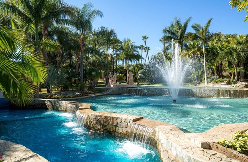 Torremolinos Apartment | Sunrise | Beachfront apartment with Pool,Sauna & Gym in Torremolinos