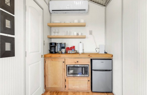 Blanco Cabin | Sunrise Bluff Cabin | Romantic Blanco Retreat with Hill Country Views & Fire Pit