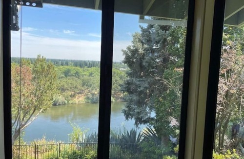 Fair Oaks House | Sunrise-Blvd Riverfront Resident