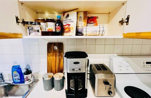 Woodbine Gardens Bed & Breakfast | Sunrise BnB with Free Parking