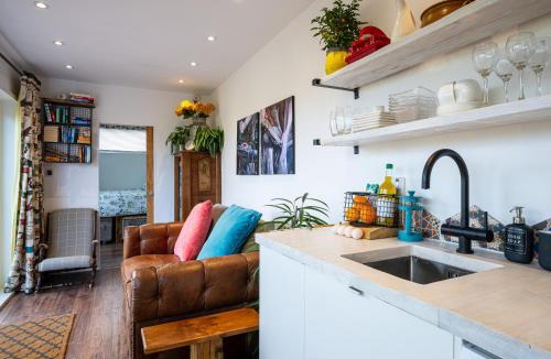 East Ilsley House | Sunrise Cabin