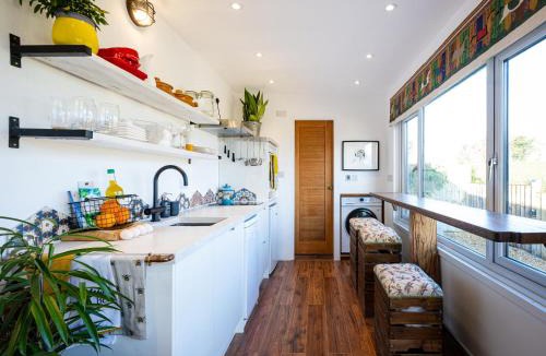 East Ilsley House | Sunrise Cabin