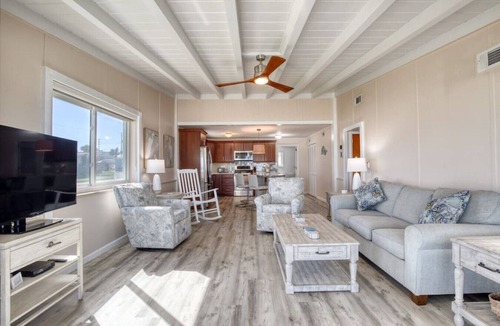 O'byrne House | Sunrise Cottage Beachfront Home