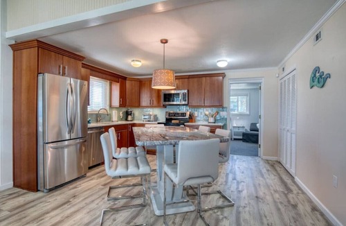 O'byrne House | Sunrise Cottage Beachfront Home