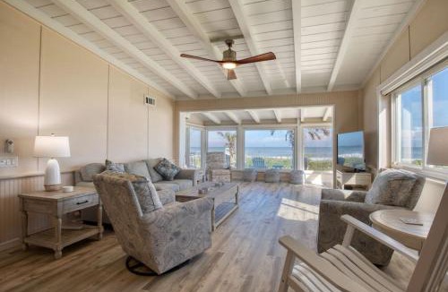 O'byrne House | Sunrise Cottage Beachfront Home