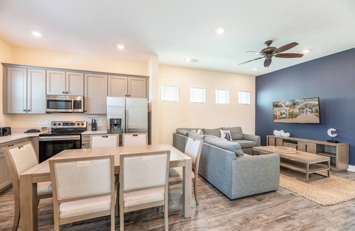 West Kissimmee Cottage | Sunrise Cottage near Disney with Margaritaville Resort & Island H20 Waterpark.