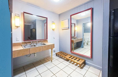 Albany Hotel | Sunrise Inn By OYO Albany
