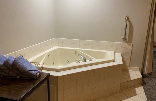 Mondovi Hotel | SunRise Inn Hotel