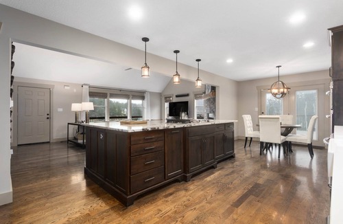 Grain Valley House | Sunrise Lake House
