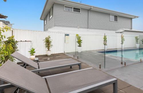 Kingscliff House | Sunrise Mansion with Pool