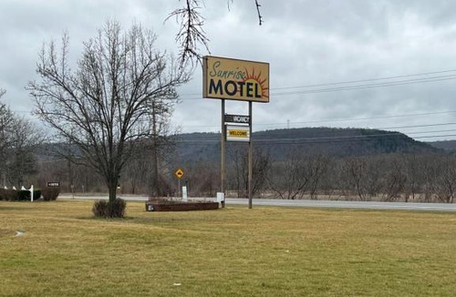 Owego Hotel | Sunrise Motel