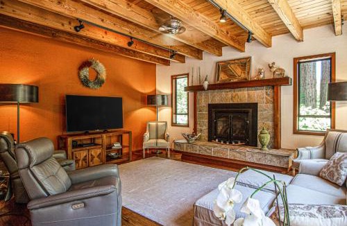 Cazadero House | Sunrise Mountain Retreat