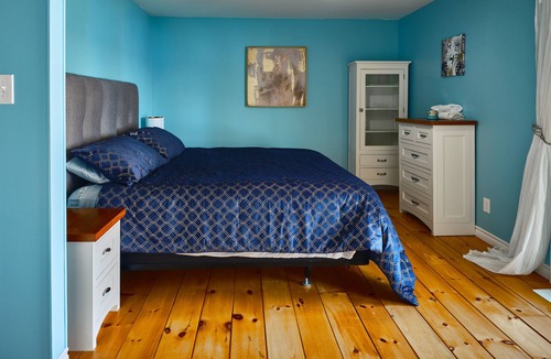 Rossmore House | Sunrise on Quinte Luxury Waterfront Home
