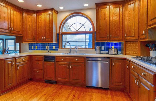 Geneva House | Sunrise on the Bay: Luxurious Seneca Lakefront Escape