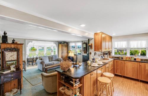 Newburyport House | Sunrise Paradise