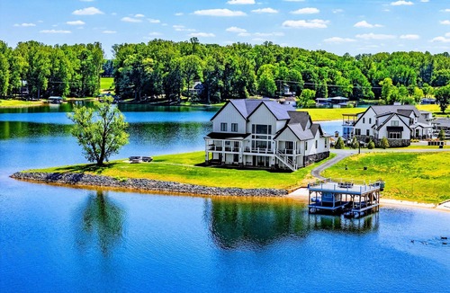 Mineral House | Sunrise Point Lakefront Lake Anna, Beach, Dock