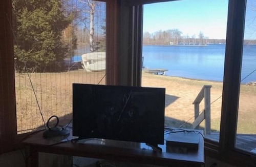 Baldwin Cottage | Sunrise Retreat on Wolf Lake